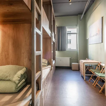 110 بيت ضيافة *