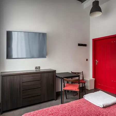 Casa de hóspedes 110 *